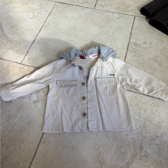 Zara Kids Beige Graphic Jacket with Gray Hood - Picture 2 of 6